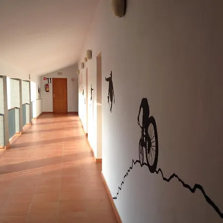 Hostel De Guia