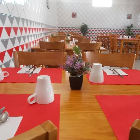 Hostel De Guia
