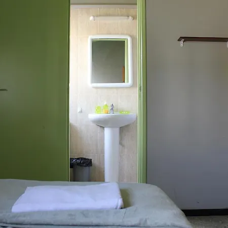 Hostel De Guia